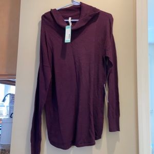 Leo & Nicole purple cowl neck pullover **NWT**